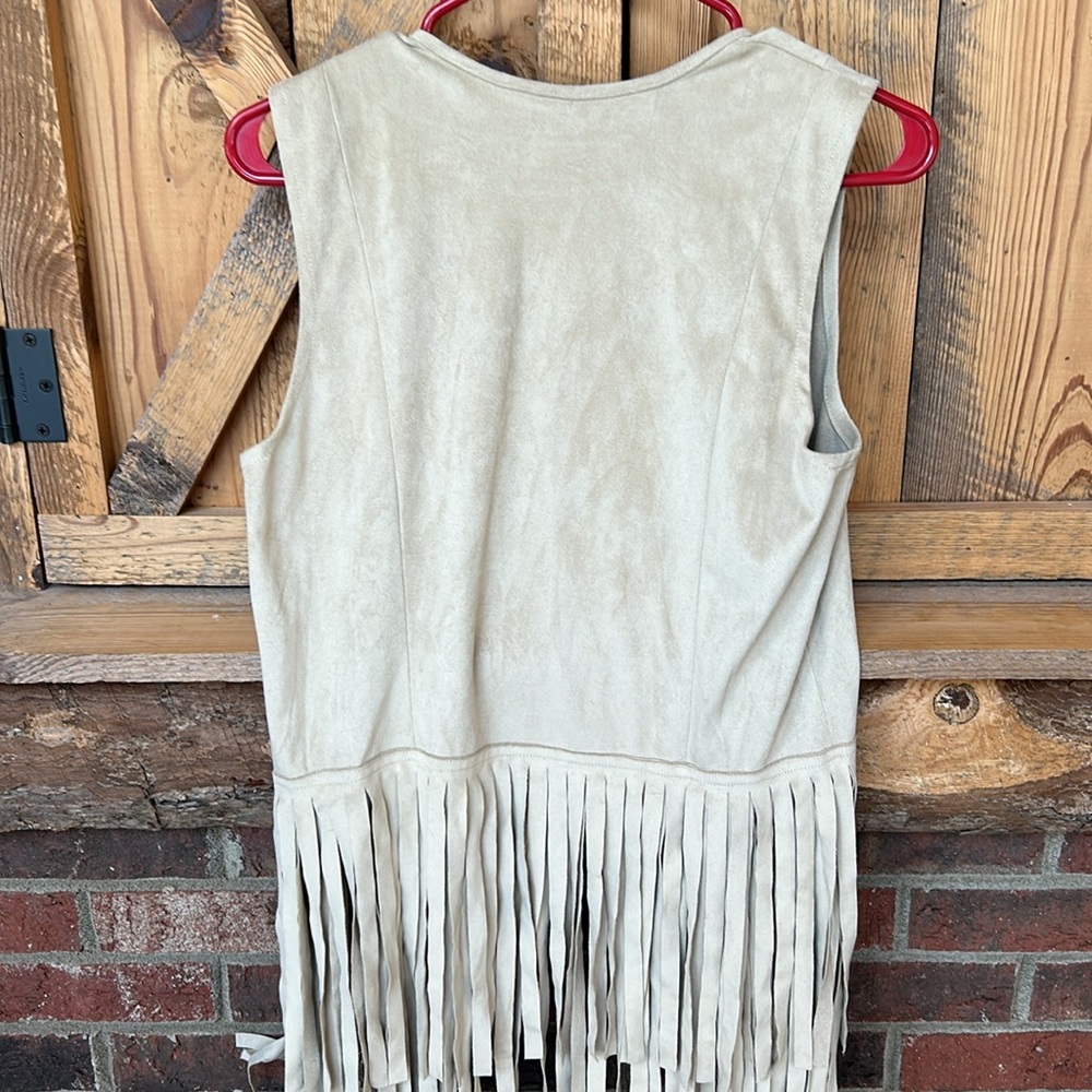 New directions tan fringed vest. Boho, faux suede. Hippie. - Picture 2 of 5